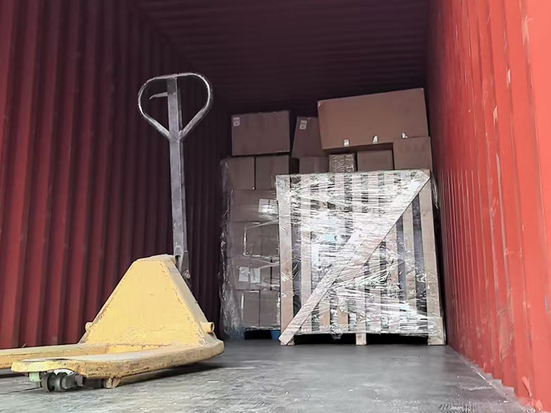 發(fā)貨現(xiàn)場(chǎng)